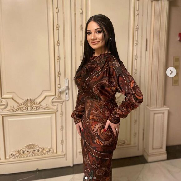 Zara satin printed long sleeve dress - Picture 2 of 14